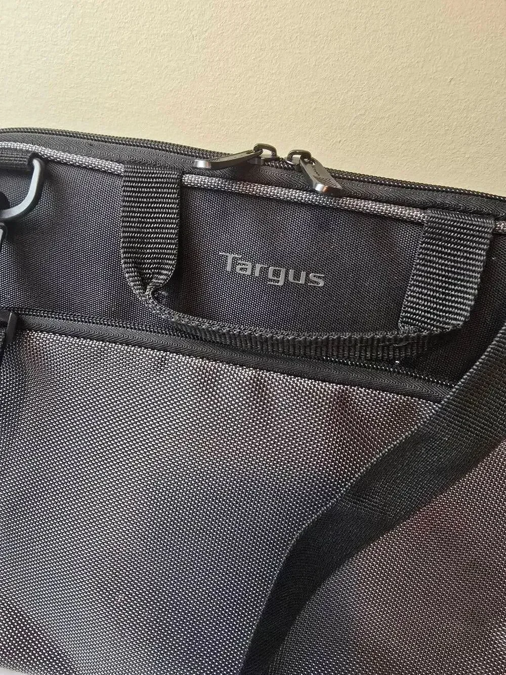 Targus Laptop/Tablet Bag Gray